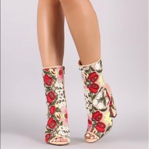 Liliana heel boot.Floral print mesh. 4.5” heel